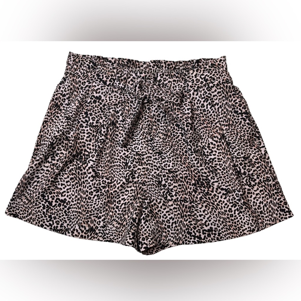 Worthington high rise pink leopard print shorts
